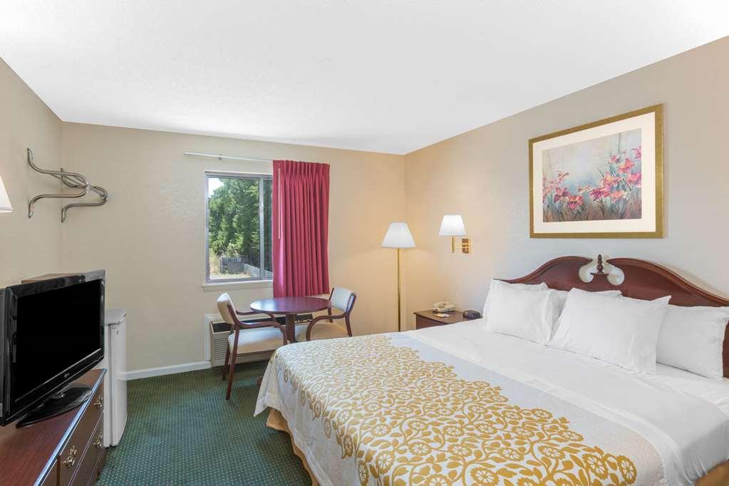Econo Lodge Cherry Point Havelock Szoba fotó