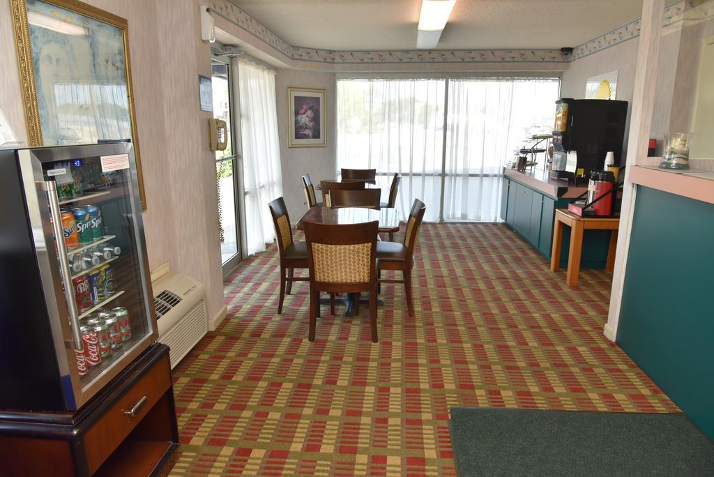 Econo Lodge Cherry Point Havelock Kültér fotó