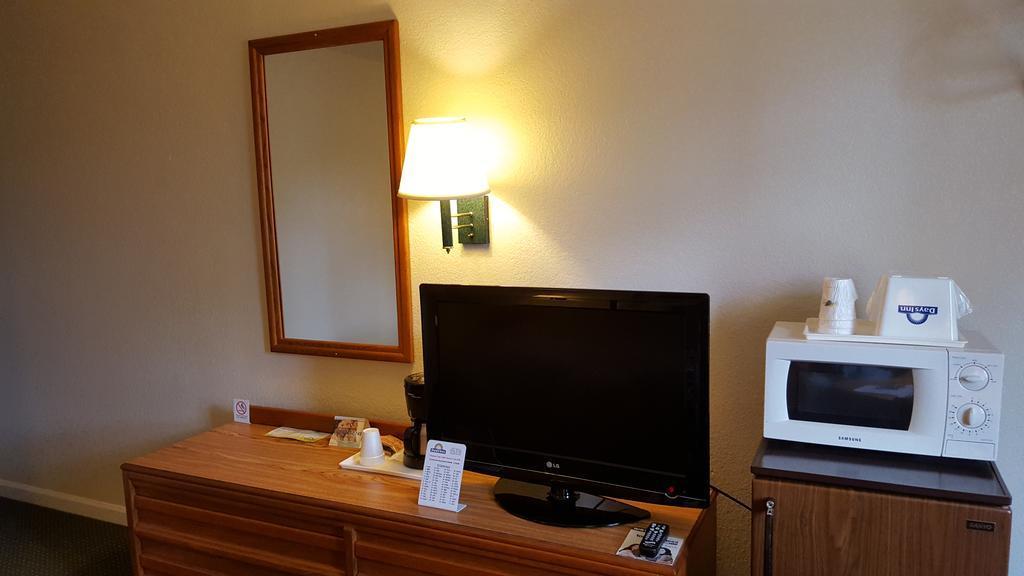 Econo Lodge Cherry Point Havelock Kültér fotó