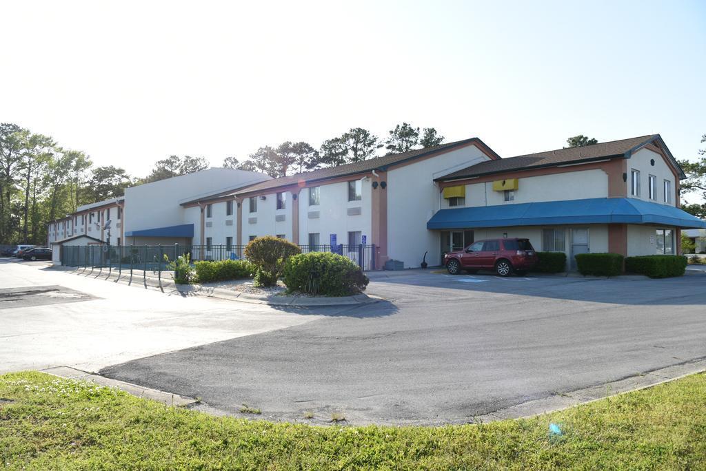 Econo Lodge Cherry Point Havelock Kültér fotó