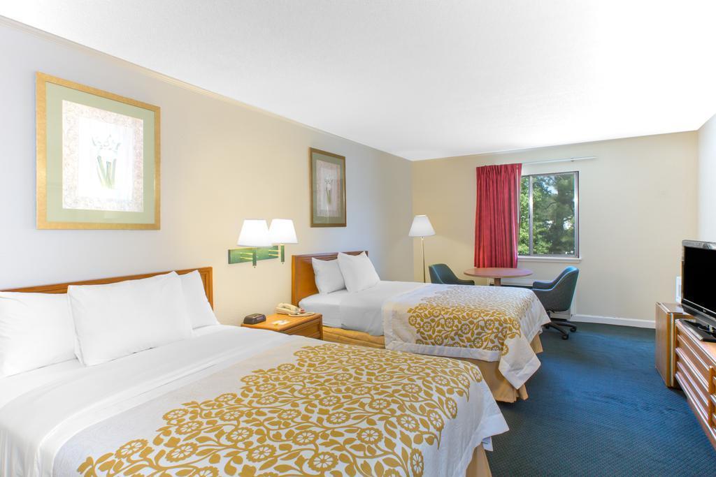 Econo Lodge Cherry Point Havelock Kültér fotó