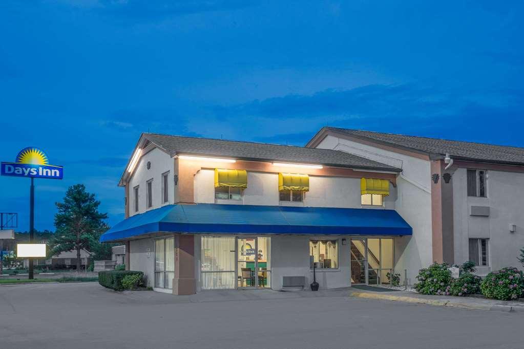 Econo Lodge Cherry Point Havelock Kültér fotó