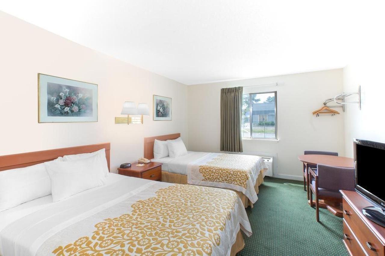 Econo Lodge Cherry Point Havelock Kültér fotó