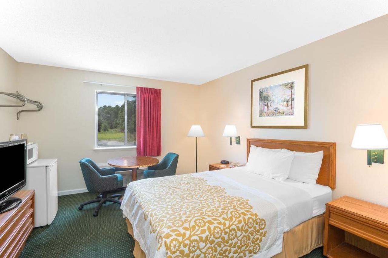 Econo Lodge Cherry Point Havelock Kültér fotó