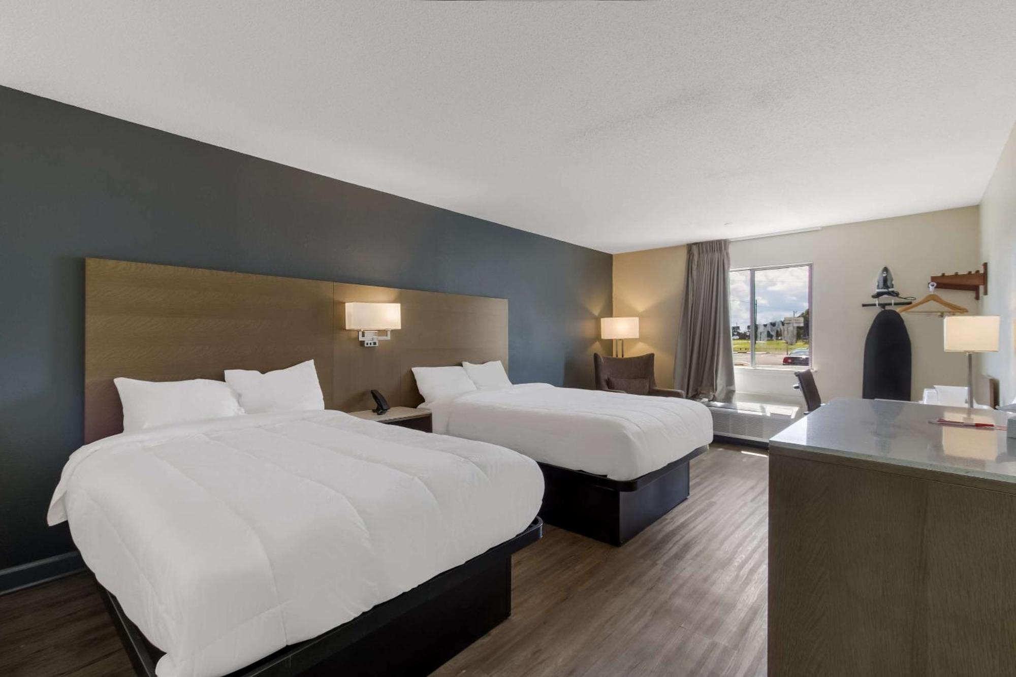 Econo Lodge Cherry Point Havelock Kültér fotó