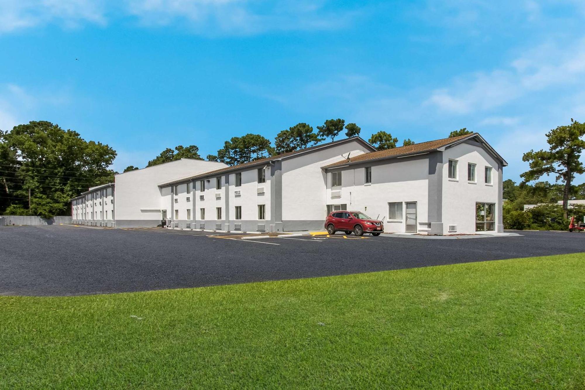 Econo Lodge Cherry Point Havelock Kültér fotó