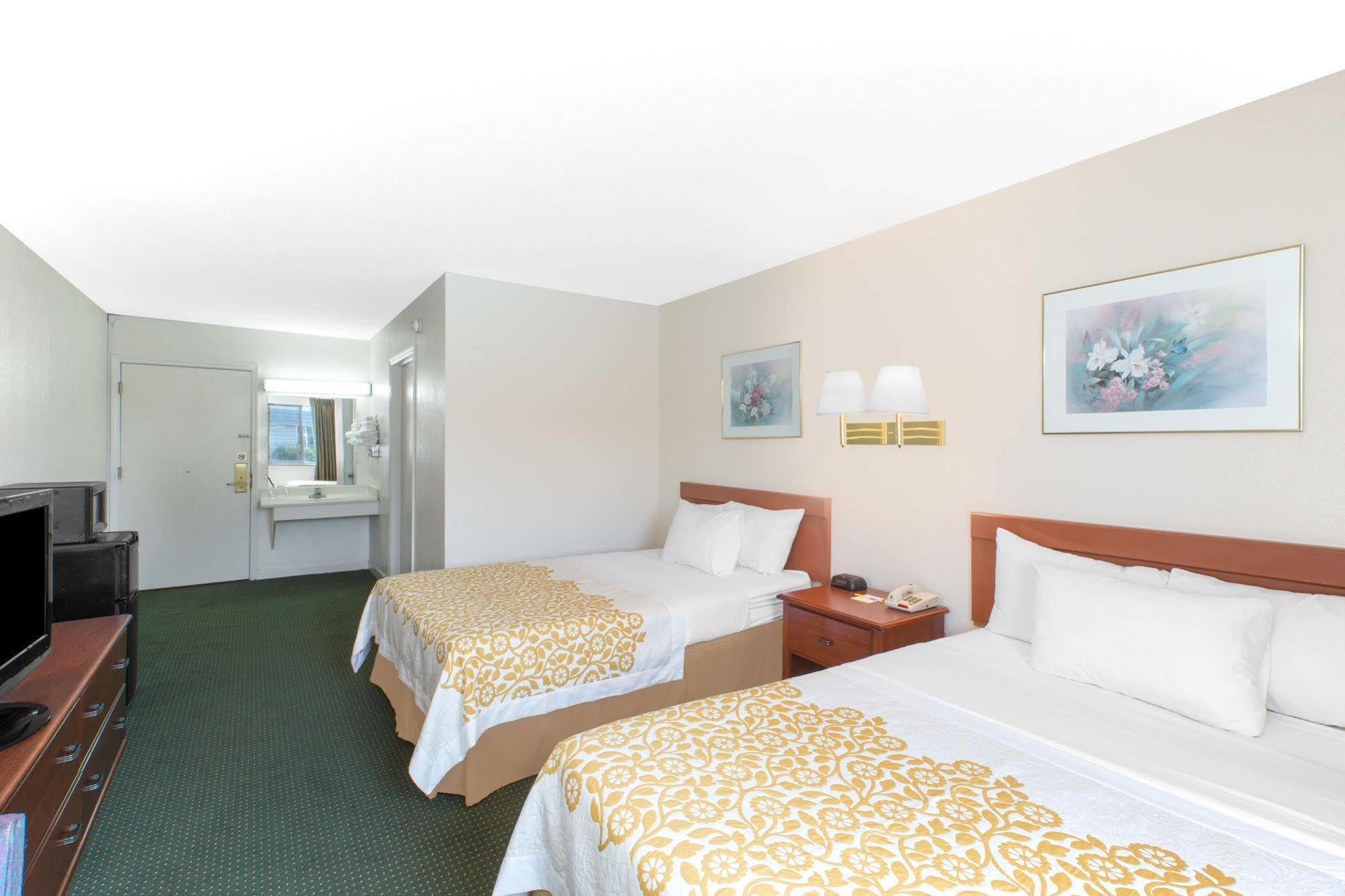 Econo Lodge Cherry Point Havelock Kültér fotó